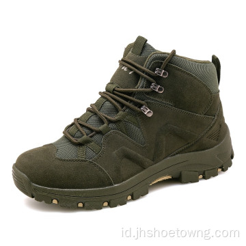 Boot Taktis Militer Mendaki Gunung